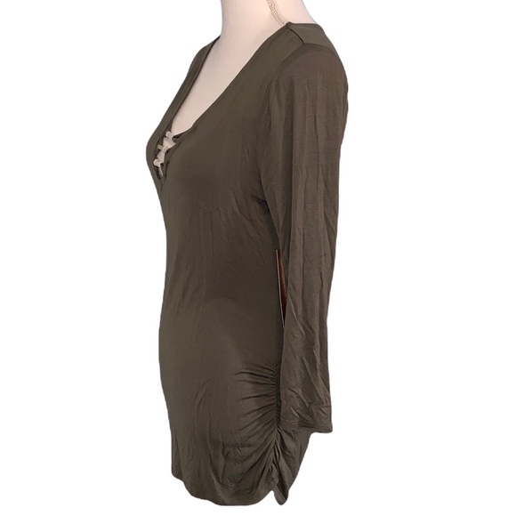 Almost Famous Cutout Top Size XL - Picture 4 of 10